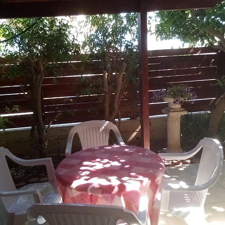 Green Patio Larnaca Esterno foto